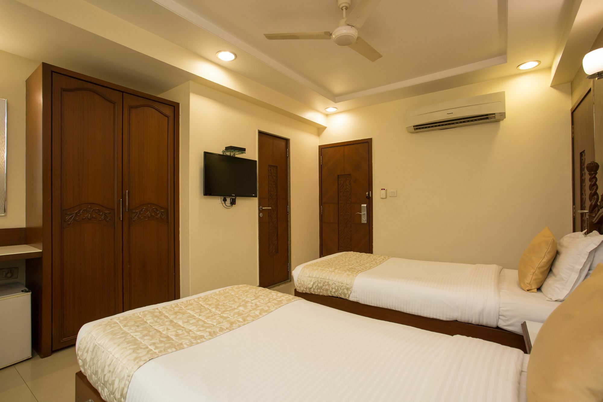 Oyo 10007 Hotel Grace Residency Mumbai Dış mekan fotoğraf